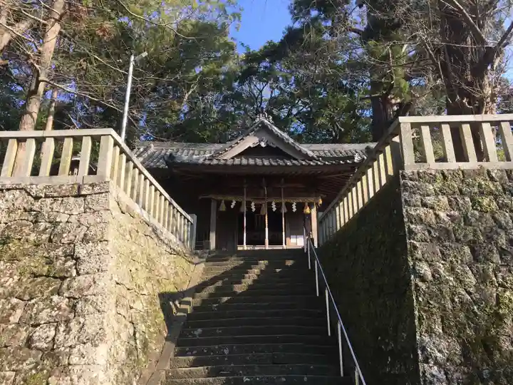 事任八幡宮の本殿・本堂