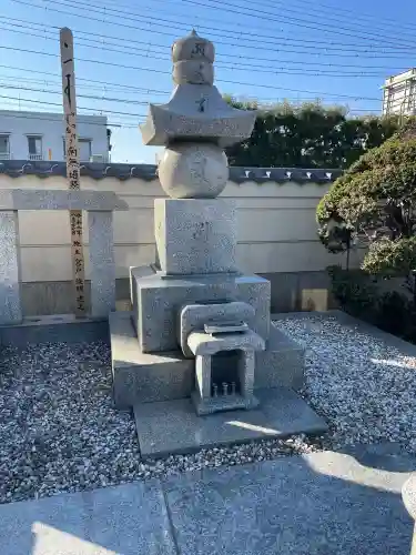 尊勝院の{uncategorized: "未分類", other: "その他", undefined: "問題あり", building: "その他建物", grave: "お墓", sacred_gate: "鳥居", guardian: "狛犬", statue: "像", buddha: "仏像", history: "歴史", nature: "自然", garden: "庭園", animal: "動物", pagoda: "塔", temizu: "手水舎", mountain_gate: "山門・神門", sanctuary: "本殿・本堂", subordinate: "末社・摂社", art: "芸術", scenery: "景色", jizo: "地蔵", ema: "絵馬", goshuin: "御朱印", omikuji: "おみくじ", items: "授与品その他", amulet: "お守り", goshuincho: "御朱印帳", eats: "食事", festival: "お祭り", votive_dance: "神楽", shichigosan: "七五三参", wedding: "結婚式", experience: "体験その他", initially: "初詣", around: "周辺", anti_infection: "感染症対策"}