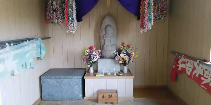 四国八拾二番観音堂の本殿・本堂