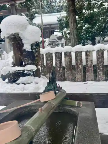 倭文神社の{uncategorized: "未分類", other: "その他", undefined: "問題あり", building: "その他建物", grave: "お墓", sacred_gate: "鳥居", guardian: "狛犬", statue: "像", buddha: "仏像", history: "歴史", nature: "自然", garden: "庭園", animal: "動物", pagoda: "塔", temizu: "手水舎", mountain_gate: "山門・神門", sanctuary: "本殿・本堂", subordinate: "末社・摂社", art: "芸術", scenery: "景色", jizo: "地蔵", ema: "絵馬", goshuin: "御朱印", omikuji: "おみくじ", items: "授与品その他", amulet: "お守り", goshuincho: "御朱印帳", eats: "食事", festival: "お祭り", votive_dance: "神楽", shichigosan: "七五三参", wedding: "結婚式", experience: "体験その他", initially: "初詣", around: "周辺", anti_infection: "感染症対策"}