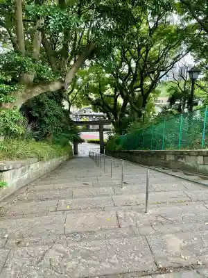 上野東照宮の{uncategorized: "未分類", other: "その他", undefined: "問題あり", building: "その他建物", grave: "お墓", sacred_gate: "鳥居", guardian: "狛犬", statue: "像", buddha: "仏像", history: "歴史", nature: "自然", garden: "庭園", animal: "動物", pagoda: "塔", temizu: "手水舎", mountain_gate: "山門・神門", sanctuary: "本殿・本堂", subordinate: "末社・摂社", art: "芸術", scenery: "景色", jizo: "地蔵", ema: "絵馬", goshuin: "御朱印", omikuji: "おみくじ", items: "授与品その他", amulet: "お守り", goshuincho: "御朱印帳", eats: "食事", festival: "お祭り", votive_dance: "神楽", shichigosan: "七五三参", wedding: "結婚式", experience: "体験その他", initially: "初詣", around: "周辺", anti_infection: "感染症対策"}