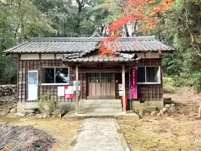 殿岡神社の本殿・本堂