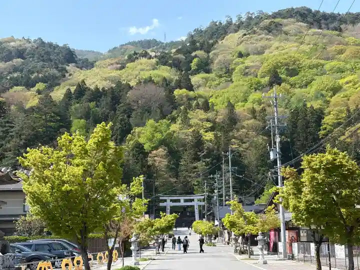 諏訪大社の{uncategorized: "未分類", other: "その他", undefined: "問題あり", building: "その他建物", grave: "お墓", sacred_gate: "鳥居", guardian: "狛犬", statue: "像", buddha: "仏像", history: "歴史", nature: "自然", garden: "庭園", animal: "動物", pagoda: "塔", temizu: "手水舎", mountain_gate: "山門・神門", sanctuary: "本殿・本堂", subordinate: "末社・摂社", art: "芸術", scenery: "景色", jizo: "地蔵", ema: "絵馬", goshuin: "御朱印", omikuji: "おみくじ", items: "授与品その他", amulet: "お守り", goshuincho: "御朱印帳", eats: "食事", festival: "お祭り", votive_dance: "神楽", shichigosan: "七五三参", wedding: "結婚式", experience: "体験その他", initially: "初詣", around: "周辺", anti_infection: "感染症対策"}