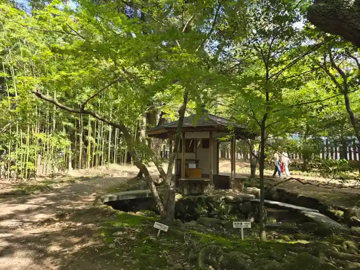 歌泉堂(春日大社神苑萬葉植物園内鎮座)(奈良県)