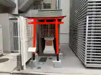 両社稲荷神社の{uncategorized: "未分類", other: "その他", undefined: "問題あり", building: "その他建物", grave: "お墓", sacred_gate: "鳥居", guardian: "狛犬", statue: "像", buddha: "仏像", history: "歴史", nature: "自然", garden: "庭園", animal: "動物", pagoda: "塔", temizu: "手水舎", mountain_gate: "山門・神門", sanctuary: "本殿・本堂", subordinate: "末社・摂社", art: "芸術", scenery: "景色", jizo: "地蔵", ema: "絵馬", goshuin: "御朱印", omikuji: "おみくじ", items: "授与品その他", amulet: "お守り", goshuincho: "御朱印帳", eats: "食事", festival: "お祭り", votive_dance: "神楽", shichigosan: "七五三参", wedding: "結婚式", experience: "体験その他", initially: "初詣", around: "周辺", anti_infection: "感染症対策"}