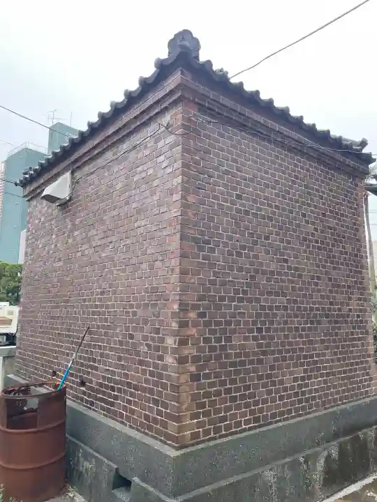 胡録神社の{uncategorized: "未分類", other: "その他", undefined: "問題あり", building: "その他建物", grave: "お墓", sacred_gate: "鳥居", guardian: "狛犬", statue: "像", buddha: "仏像", history: "歴史", nature: "自然", garden: "庭園", animal: "動物", pagoda: "塔", temizu: "手水舎", mountain_gate: "山門・神門", sanctuary: "本殿・本堂", subordinate: "末社・摂社", art: "芸術", scenery: "景色", jizo: "地蔵", ema: "絵馬", goshuin: "御朱印", omikuji: "おみくじ", items: "授与品その他", amulet: "お守り", goshuincho: "御朱印帳", eats: "食事", festival: "お祭り", votive_dance: "神楽", shichigosan: "七五三参", wedding: "結婚式", experience: "体験その他", initially: "初詣", around: "周辺", anti_infection: "感染症対策"}