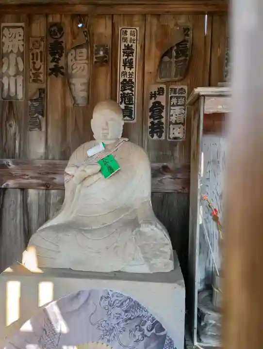 相馬惣代八幡神社の{uncategorized: "未分類", other: "その他", undefined: "問題あり", building: "その他建物", grave: "お墓", sacred_gate: "鳥居", guardian: "狛犬", statue: "像", buddha: "仏像", history: "歴史", nature: "自然", garden: "庭園", animal: "動物", pagoda: "塔", temizu: "手水舎", mountain_gate: "山門・神門", sanctuary: "本殿・本堂", subordinate: "末社・摂社", art: "芸術", scenery: "景色", jizo: "地蔵", ema: "絵馬", goshuin: "御朱印", omikuji: "おみくじ", items: "授与品その他", amulet: "お守り", goshuincho: "御朱印帳", eats: "食事", festival: "お祭り", votive_dance: "神楽", shichigosan: "七五三参", wedding: "結婚式", experience: "体験その他", initially: "初詣", around: "周辺", anti_infection: "感染症対策"}