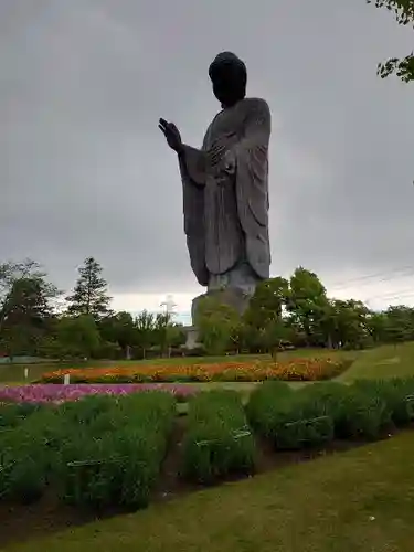 東本願寺本廟 牛久浄苑（牛久大仏）の仏像