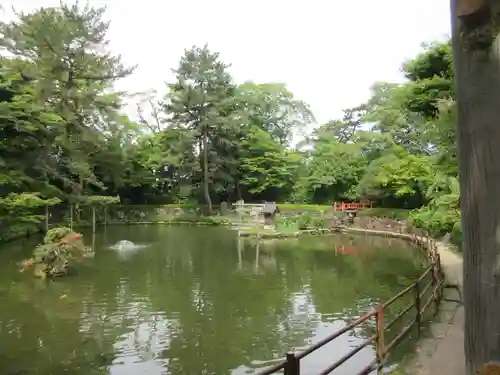 越ヶ谷久伊豆神社の庭園