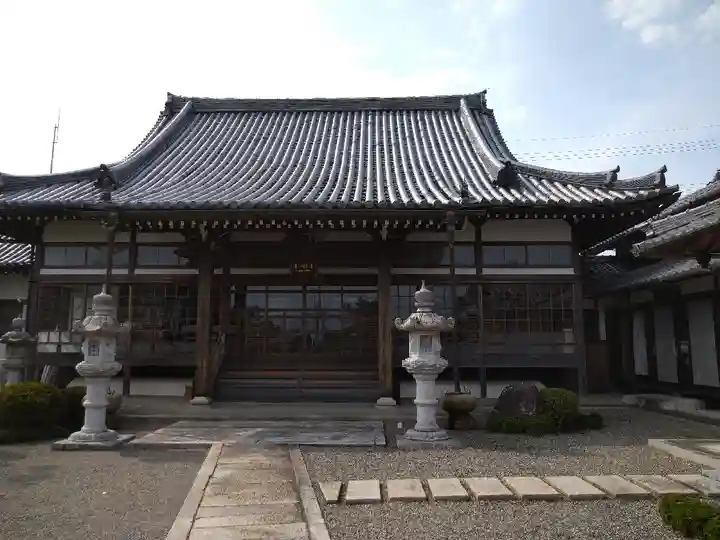 長福寺の本殿・本堂