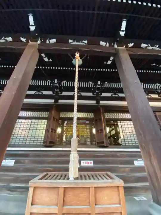 本能寺の{uncategorized: "未分類", other: "その他", undefined: "問題あり", building: "その他建物", grave: "お墓", sacred_gate: "鳥居", guardian: "狛犬", statue: "像", buddha: "仏像", history: "歴史", nature: "自然", garden: "庭園", animal: "動物", pagoda: "塔", temizu: "手水舎", mountain_gate: "山門・神門", sanctuary: "本殿・本堂", subordinate: "末社・摂社", art: "芸術", scenery: "景色", jizo: "地蔵", ema: "絵馬", goshuin: "御朱印", omikuji: "おみくじ", items: "授与品その他", amulet: "お守り", goshuincho: "御朱印帳", eats: "食事", festival: "お祭り", votive_dance: "神楽", shichigosan: "七五三参", wedding: "結婚式", experience: "体験その他", initially: "初詣", around: "周辺", anti_infection: "感染症対策"}