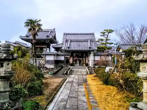 松平山 正本寺の山門