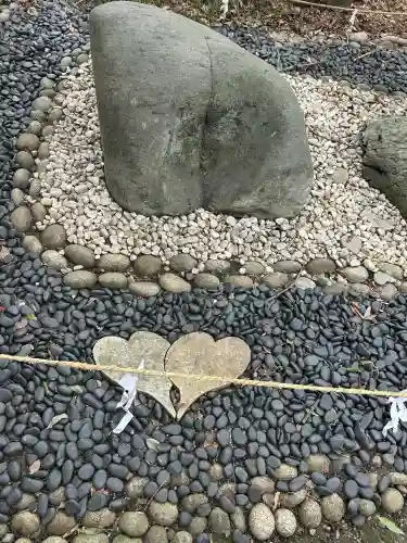 堤治神社の{uncategorized: "未分類", other: "その他", undefined: "問題あり", building: "その他建物", grave: "お墓", sacred_gate: "鳥居", guardian: "狛犬", statue: "像", buddha: "仏像", history: "歴史", nature: "自然", garden: "庭園", animal: "動物", pagoda: "塔", temizu: "手水舎", mountain_gate: "山門・神門", sanctuary: "本殿・本堂", subordinate: "末社・摂社", art: "芸術", scenery: "景色", jizo: "地蔵", ema: "絵馬", goshuin: "御朱印", omikuji: "おみくじ", items: "授与品その他", amulet: "お守り", goshuincho: "御朱印帳", eats: "食事", festival: "お祭り", votive_dance: "神楽", shichigosan: "七五三参", wedding: "結婚式", experience: "体験その他", initially: "初詣", around: "周辺", anti_infection: "感染症対策"}