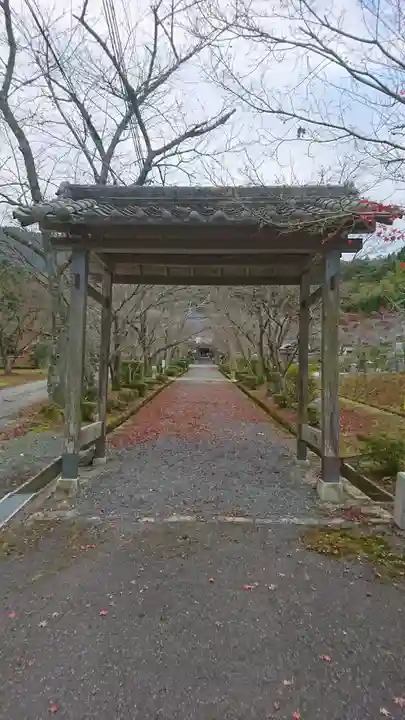 三寶寺の山門・神門