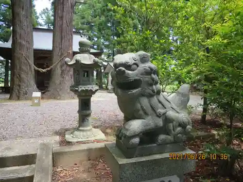 飯豊和気神社の狛犬