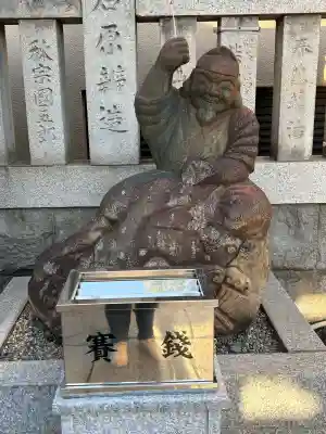 柳原蛭子神社(柳原えびす神社)の{uncategorized: "未分類", other: "その他", undefined: "問題あり", building: "その他建物", grave: "お墓", sacred_gate: "鳥居", guardian: "狛犬", statue: "像", buddha: "仏像", history: "歴史", nature: "自然", garden: "庭園", animal: "動物", pagoda: "塔", temizu: "手水舎", mountain_gate: "山門・神門", sanctuary: "本殿・本堂", subordinate: "末社・摂社", art: "芸術", scenery: "景色", jizo: "地蔵", ema: "絵馬", goshuin: "御朱印", omikuji: "おみくじ", items: "授与品その他", amulet: "お守り", goshuincho: "御朱印帳", eats: "食事", festival: "お祭り", votive_dance: "神楽", shichigosan: "七五三参", wedding: "結婚式", experience: "体験その他", initially: "初詣", around: "周辺", anti_infection: "感染症対策"}