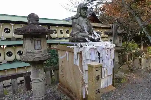 大石神社の像