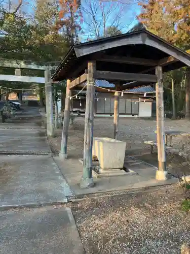 三毳神社（里宮）の{uncategorized: "未分類", other: "その他", undefined: "問題あり", building: "その他建物", grave: "お墓", sacred_gate: "鳥居", guardian: "狛犬", statue: "像", buddha: "仏像", history: "歴史", nature: "自然", garden: "庭園", animal: "動物", pagoda: "塔", temizu: "手水舎", mountain_gate: "山門・神門", sanctuary: "本殿・本堂", subordinate: "末社・摂社", art: "芸術", scenery: "景色", jizo: "地蔵", ema: "絵馬", goshuin: "御朱印", omikuji: "おみくじ", items: "授与品その他", amulet: "お守り", goshuincho: "御朱印帳", eats: "食事", festival: "お祭り", votive_dance: "神楽", shichigosan: "七五三参", wedding: "結婚式", experience: "体験その他", initially: "初詣", around: "周辺", anti_infection: "感染症対策"}