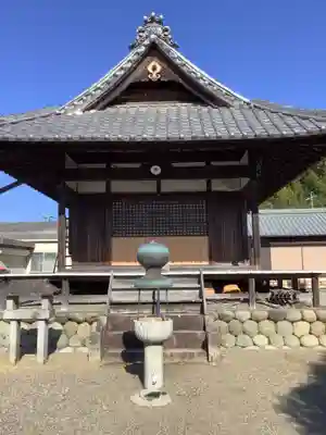安楽寺の本殿・本堂