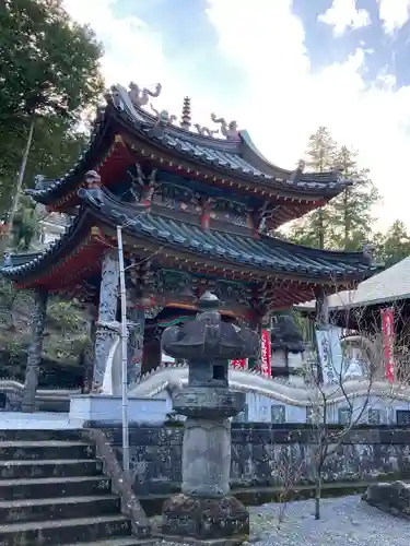金乗院放光寺の山門・神門