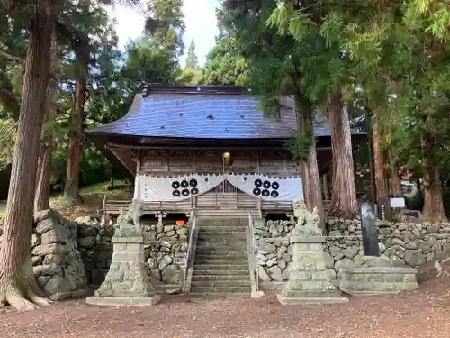 葛山落合神社の本殿