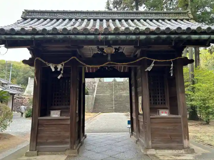 安仁神社の{uncategorized: "未分類", other: "その他", undefined: "問題あり", building: "その他建物", grave: "お墓", sacred_gate: "鳥居", guardian: "狛犬", statue: "像", buddha: "仏像", history: "歴史", nature: "自然", garden: "庭園", animal: "動物", pagoda: "塔", temizu: "手水舎", mountain_gate: "山門・神門", sanctuary: "本殿・本堂", subordinate: "末社・摂社", art: "芸術", scenery: "景色", jizo: "地蔵", ema: "絵馬", goshuin: "御朱印", omikuji: "おみくじ", items: "授与品その他", amulet: "お守り", goshuincho: "御朱印帳", eats: "食事", festival: "お祭り", votive_dance: "神楽", shichigosan: "七五三参", wedding: "結婚式", experience: "体験その他", initially: "初詣", around: "周辺", anti_infection: "感染症対策"}