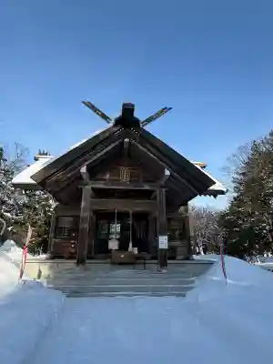 南幌神社の{uncategorized: "未分類", other: "その他", undefined: "問題あり", building: "その他建物", grave: "お墓", sacred_gate: "鳥居", guardian: "狛犬", statue: "像", buddha: "仏像", history: "歴史", nature: "自然", garden: "庭園", animal: "動物", pagoda: "塔", temizu: "手水舎", mountain_gate: "山門・神門", sanctuary: "本殿・本堂", subordinate: "末社・摂社", art: "芸術", scenery: "景色", jizo: "地蔵", ema: "絵馬", goshuin: "御朱印", omikuji: "おみくじ", items: "授与品その他", amulet: "お守り", goshuincho: "御朱印帳", eats: "食事", festival: "お祭り", votive_dance: "神楽", shichigosan: "七五三参", wedding: "結婚式", experience: "体験その他", initially: "初詣", around: "周辺", anti_infection: "感染症対策"}