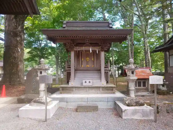 淺間神社(忍野八海)の末社・摂社