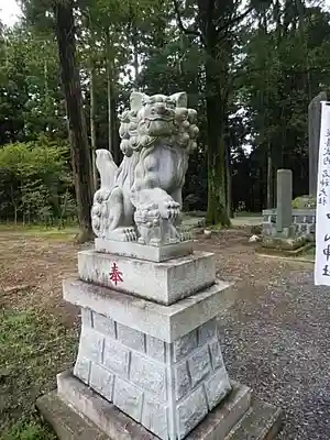 宇奈己呂和気神社の狛犬