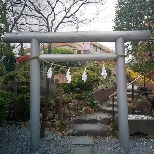 鎮守氷川神社の鳥居