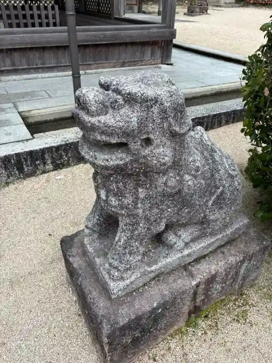 山王宮日吉神社の{uncategorized: "未分類", other: "その他", undefined: "問題あり", building: "その他建物", grave: "お墓", sacred_gate: "鳥居", guardian: "狛犬", statue: "像", buddha: "仏像", history: "歴史", nature: "自然", garden: "庭園", animal: "動物", pagoda: "塔", temizu: "手水舎", mountain_gate: "山門・神門", sanctuary: "本殿・本堂", subordinate: "末社・摂社", art: "芸術", scenery: "景色", jizo: "地蔵", ema: "絵馬", goshuin: "御朱印", omikuji: "おみくじ", items: "授与品その他", amulet: "お守り", goshuincho: "御朱印帳", eats: "食事", festival: "お祭り", votive_dance: "神楽", shichigosan: "七五三参", wedding: "結婚式", experience: "体験その他", initially: "初詣", around: "周辺", anti_infection: "感染症対策"}
