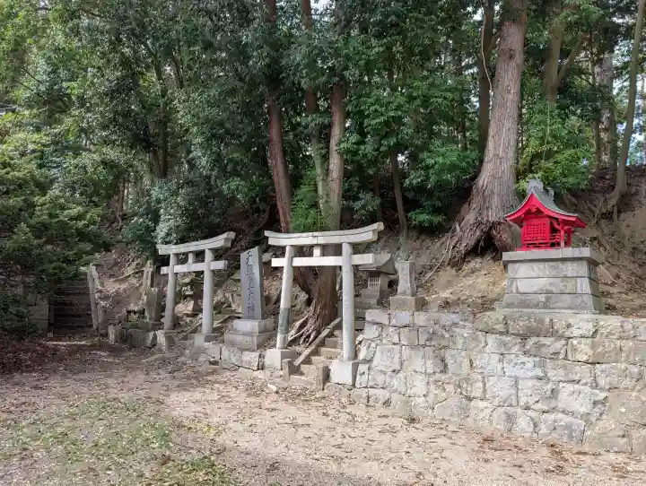 安達太良神社の{uncategorized: "未分類", other: "その他", undefined: "問題あり", building: "その他建物", grave: "お墓", sacred_gate: "鳥居", guardian: "狛犬", statue: "像", buddha: "仏像", history: "歴史", nature: "自然", garden: "庭園", animal: "動物", pagoda: "塔", temizu: "手水舎", mountain_gate: "山門・神門", sanctuary: "本殿・本堂", subordinate: "末社・摂社", art: "芸術", scenery: "景色", jizo: "地蔵", ema: "絵馬", goshuin: "御朱印", omikuji: "おみくじ", items: "授与品その他", amulet: "お守り", goshuincho: "御朱印帳", eats: "食事", festival: "お祭り", votive_dance: "神楽", shichigosan: "七五三参", wedding: "結婚式", experience: "体験その他", initially: "初詣", around: "周辺", anti_infection: "感染症対策"}