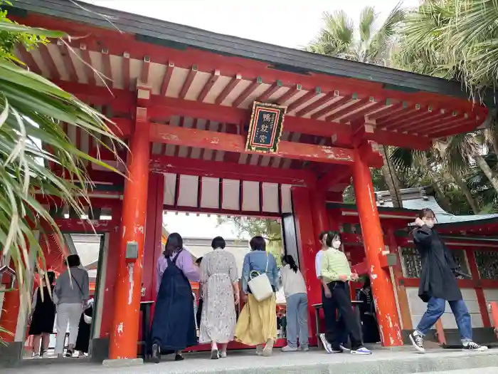 青島神社（青島神宮）の山門