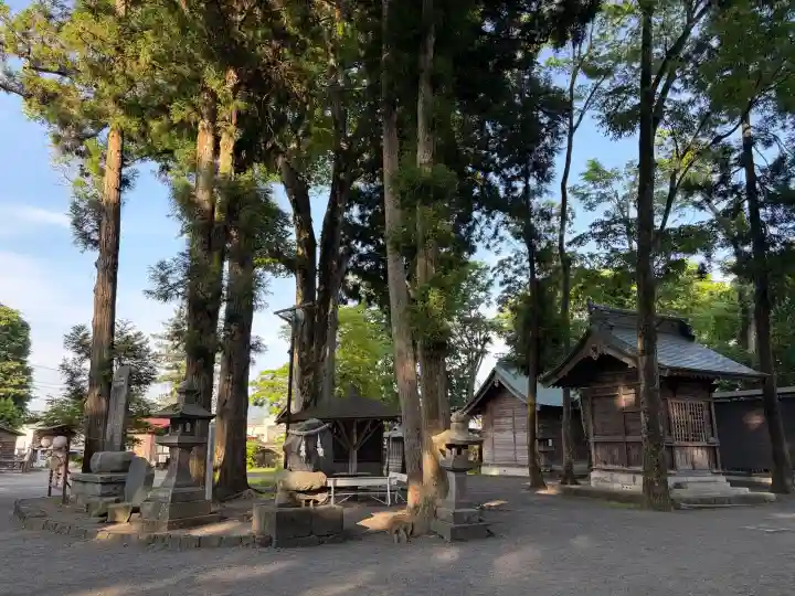 小室浅間神社の{uncategorized: "未分類", other: "その他", undefined: "問題あり", building: "その他建物", grave: "お墓", sacred_gate: "鳥居", guardian: "狛犬", statue: "像", buddha: "仏像", history: "歴史", nature: "自然", garden: "庭園", animal: "動物", pagoda: "塔", temizu: "手水舎", mountain_gate: "山門・神門", sanctuary: "本殿・本堂", subordinate: "末社・摂社", art: "芸術", scenery: "景色", jizo: "地蔵", ema: "絵馬", goshuin: "御朱印", omikuji: "おみくじ", items: "授与品その他", amulet: "お守り", goshuincho: "御朱印帳", eats: "食事", festival: "お祭り", votive_dance: "神楽", shichigosan: "七五三参", wedding: "結婚式", experience: "体験その他", initially: "初詣", around: "周辺", anti_infection: "感染症対策"}