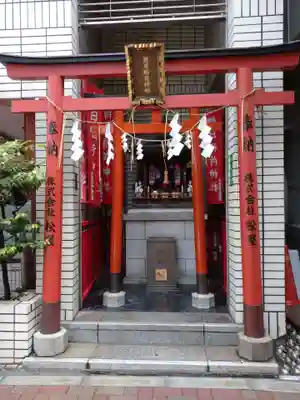 朝日稲荷神社の鳥居