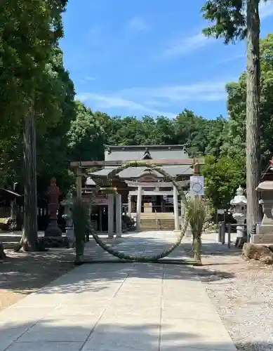 出雲伊波比神社の{uncategorized: "未分類", other: "その他", undefined: "問題あり", building: "その他建物", grave: "お墓", sacred_gate: "鳥居", guardian: "狛犬", statue: "像", buddha: "仏像", history: "歴史", nature: "自然", garden: "庭園", animal: "動物", pagoda: "塔", temizu: "手水舎", mountain_gate: "山門・神門", sanctuary: "本殿・本堂", subordinate: "末社・摂社", art: "芸術", scenery: "景色", jizo: "地蔵", ema: "絵馬", goshuin: "御朱印", omikuji: "おみくじ", items: "授与品その他", amulet: "お守り", goshuincho: "御朱印帳", eats: "食事", festival: "お祭り", votive_dance: "神楽", shichigosan: "七五三参", wedding: "結婚式", experience: "体験その他", initially: "初詣", around: "周辺", anti_infection: "感染症対策"}