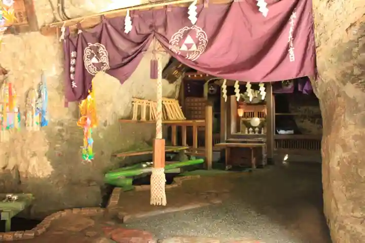 銭洗弁財天宇賀福神社(神奈川県)