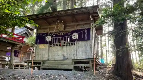 坪沼八幡神社の本殿・本堂