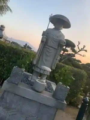 法花寺の像