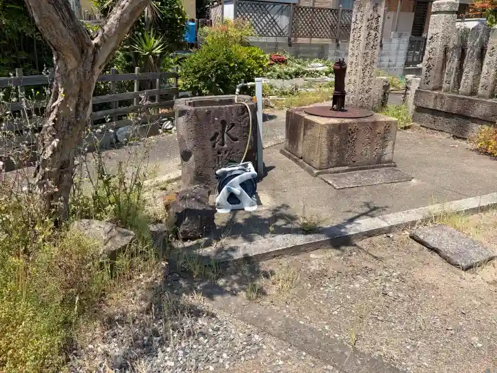 御幸岩神社の{uncategorized: "未分類", other: "その他", undefined: "問題あり", building: "その他建物", grave: "お墓", sacred_gate: "鳥居", guardian: "狛犬", statue: "像", buddha: "仏像", history: "歴史", nature: "自然", garden: "庭園", animal: "動物", pagoda: "塔", temizu: "手水舎", mountain_gate: "山門・神門", sanctuary: "本殿・本堂", subordinate: "末社・摂社", art: "芸術", scenery: "景色", jizo: "地蔵", ema: "絵馬", goshuin: "御朱印", omikuji: "おみくじ", items: "授与品その他", amulet: "お守り", goshuincho: "御朱印帳", eats: "食事", festival: "お祭り", votive_dance: "神楽", shichigosan: "七五三参", wedding: "結婚式", experience: "体験その他", initially: "初詣", around: "周辺", anti_infection: "感染症対策"}