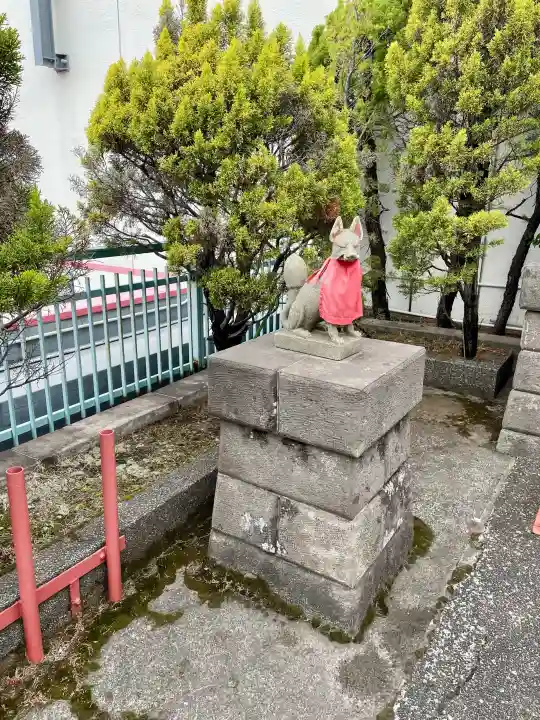 豊川稲荷(藤沢さいか屋)の{uncategorized: "未分類", other: "その他", undefined: "問題あり", building: "その他建物", grave: "お墓", sacred_gate: "鳥居", guardian: "狛犬", statue: "像", buddha: "仏像", history: "歴史", nature: "自然", garden: "庭園", animal: "動物", pagoda: "塔", temizu: "手水舎", mountain_gate: "山門・神門", sanctuary: "本殿・本堂", subordinate: "末社・摂社", art: "芸術", scenery: "景色", jizo: "地蔵", ema: "絵馬", goshuin: "御朱印", omikuji: "おみくじ", items: "授与品その他", amulet: "お守り", goshuincho: "御朱印帳", eats: "食事", festival: "お祭り", votive_dance: "神楽", shichigosan: "七五三参", wedding: "結婚式", experience: "体験その他", initially: "初詣", around: "周辺", anti_infection: "感染症対策"}