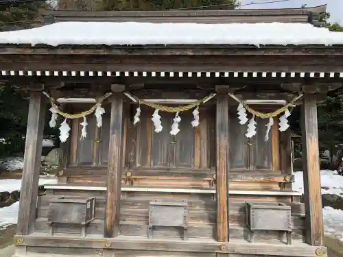 白鬚神社の{uncategorized: "未分類", other: "その他", undefined: "問題あり", building: "その他建物", grave: "お墓", sacred_gate: "鳥居", guardian: "狛犬", statue: "像", buddha: "仏像", history: "歴史", nature: "自然", garden: "庭園", animal: "動物", pagoda: "塔", temizu: "手水舎", mountain_gate: "山門・神門", sanctuary: "本殿・本堂", subordinate: "末社・摂社", art: "芸術", scenery: "景色", jizo: "地蔵", ema: "絵馬", goshuin: "御朱印", omikuji: "おみくじ", items: "授与品その他", amulet: "お守り", goshuincho: "御朱印帳", eats: "食事", festival: "お祭り", votive_dance: "神楽", shichigosan: "七五三参", wedding: "結婚式", experience: "体験その他", initially: "初詣", around: "周辺", anti_infection: "感染症対策"}