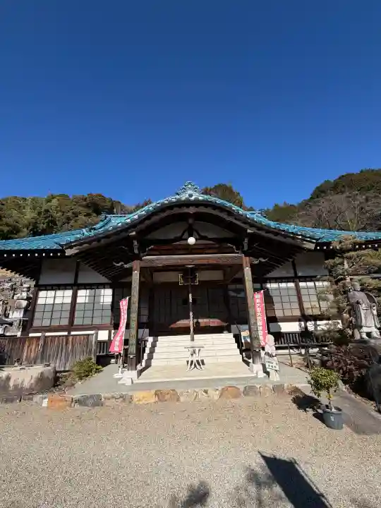 瀧泉寺の{uncategorized: "未分類", other: "その他", undefined: "問題あり", building: "その他建物", grave: "お墓", sacred_gate: "鳥居", guardian: "狛犬", statue: "像", buddha: "仏像", history: "歴史", nature: "自然", garden: "庭園", animal: "動物", pagoda: "塔", temizu: "手水舎", mountain_gate: "山門・神門", sanctuary: "本殿・本堂", subordinate: "末社・摂社", art: "芸術", scenery: "景色", jizo: "地蔵", ema: "絵馬", goshuin: "御朱印", omikuji: "おみくじ", items: "授与品その他", amulet: "お守り", goshuincho: "御朱印帳", eats: "食事", festival: "お祭り", votive_dance: "神楽", shichigosan: "七五三参", wedding: "結婚式", experience: "体験その他", initially: "初詣", around: "周辺", anti_infection: "感染症対策"}