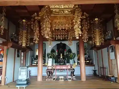 寶國寺の本殿・本堂
