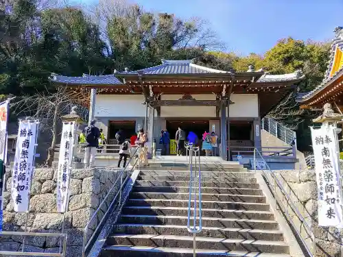 医王寺の本殿・本堂