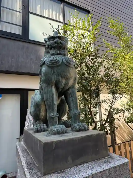 小梳神社の{uncategorized: "未分類", other: "その他", undefined: "問題あり", building: "その他建物", grave: "お墓", sacred_gate: "鳥居", guardian: "狛犬", statue: "像", buddha: "仏像", history: "歴史", nature: "自然", garden: "庭園", animal: "動物", pagoda: "塔", temizu: "手水舎", mountain_gate: "山門・神門", sanctuary: "本殿・本堂", subordinate: "末社・摂社", art: "芸術", scenery: "景色", jizo: "地蔵", ema: "絵馬", goshuin: "御朱印", omikuji: "おみくじ", items: "授与品その他", amulet: "お守り", goshuincho: "御朱印帳", eats: "食事", festival: "お祭り", votive_dance: "神楽", shichigosan: "七五三参", wedding: "結婚式", experience: "体験その他", initially: "初詣", around: "周辺", anti_infection: "感染症対策"}