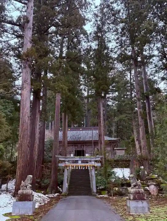 須波阿湏疑神社の{uncategorized: "未分類", other: "その他", undefined: "問題あり", building: "その他建物", grave: "お墓", sacred_gate: "鳥居", guardian: "狛犬", statue: "像", buddha: "仏像", history: "歴史", nature: "自然", garden: "庭園", animal: "動物", pagoda: "塔", temizu: "手水舎", mountain_gate: "山門・神門", sanctuary: "本殿・本堂", subordinate: "末社・摂社", art: "芸術", scenery: "景色", jizo: "地蔵", ema: "絵馬", goshuin: "御朱印", omikuji: "おみくじ", items: "授与品その他", amulet: "お守り", goshuincho: "御朱印帳", eats: "食事", festival: "お祭り", votive_dance: "神楽", shichigosan: "七五三参", wedding: "結婚式", experience: "体験その他", initially: "初詣", around: "周辺", anti_infection: "感染症対策"}