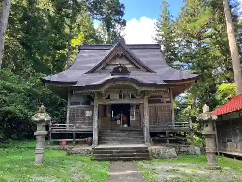 白髭神社の本殿