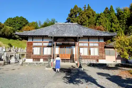 極楽寺の本殿