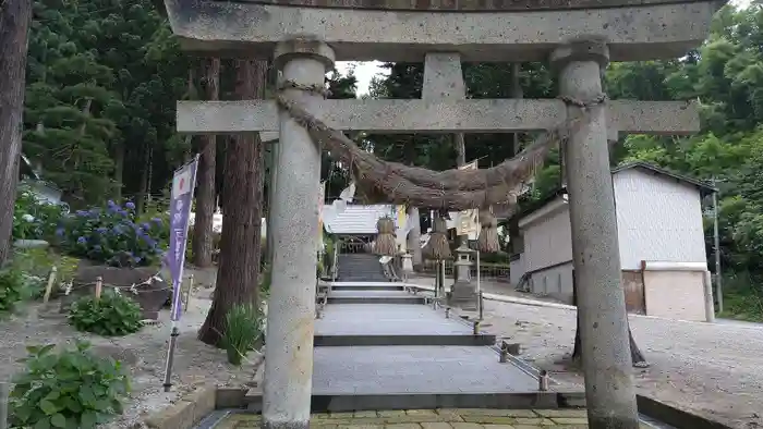 梨郷神社の鳥居